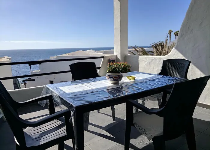 Ocean View Terrace Near Sardina Lighthouse Апартаменты